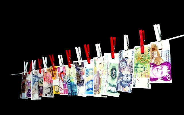 microcambios, Cecilia Monllor, doble vida